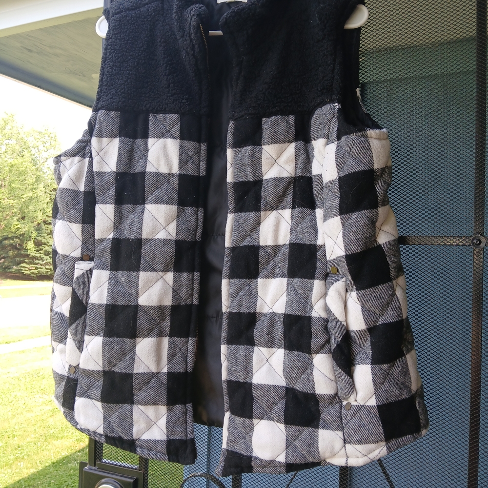 Maurices Womens Plaid Vest in Black and White